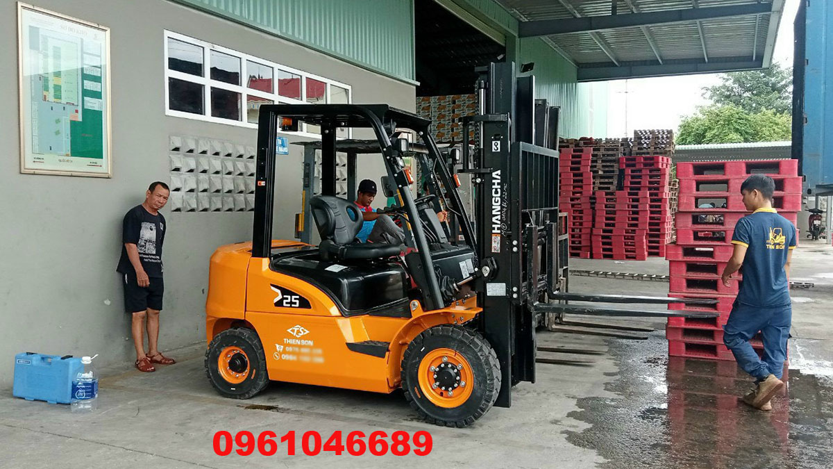 XE NÂNG DẦU 3 TẤN - 3.5 TẤN.