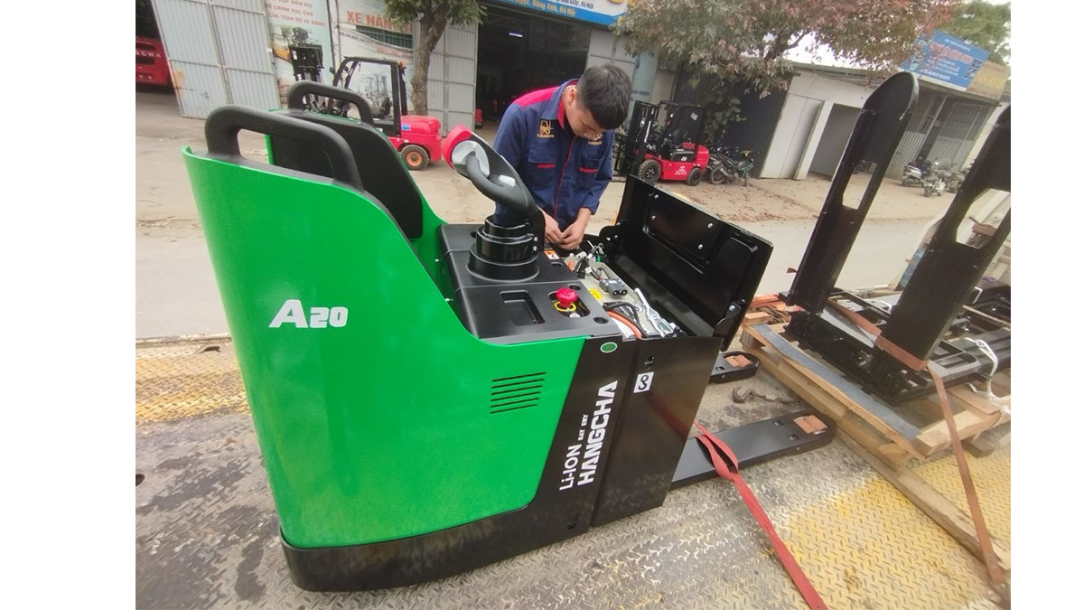 Xe nâng tay điện