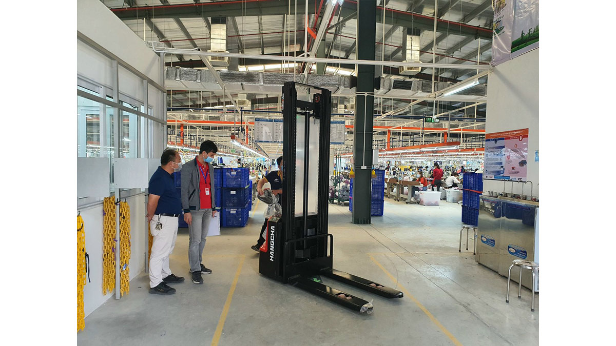 Xe nâng tay điện