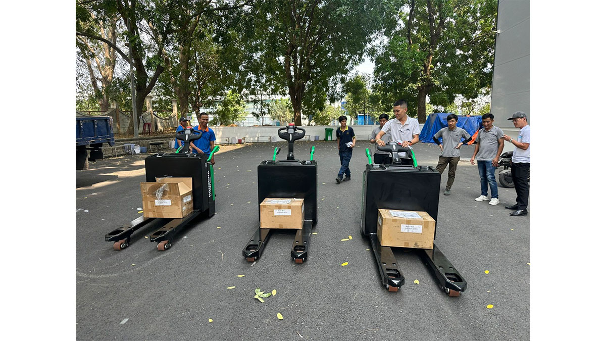 Xe nâng tay điện