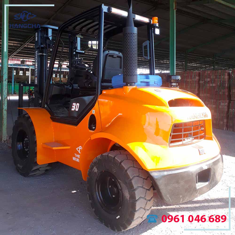 Xe nâng địa hình 02