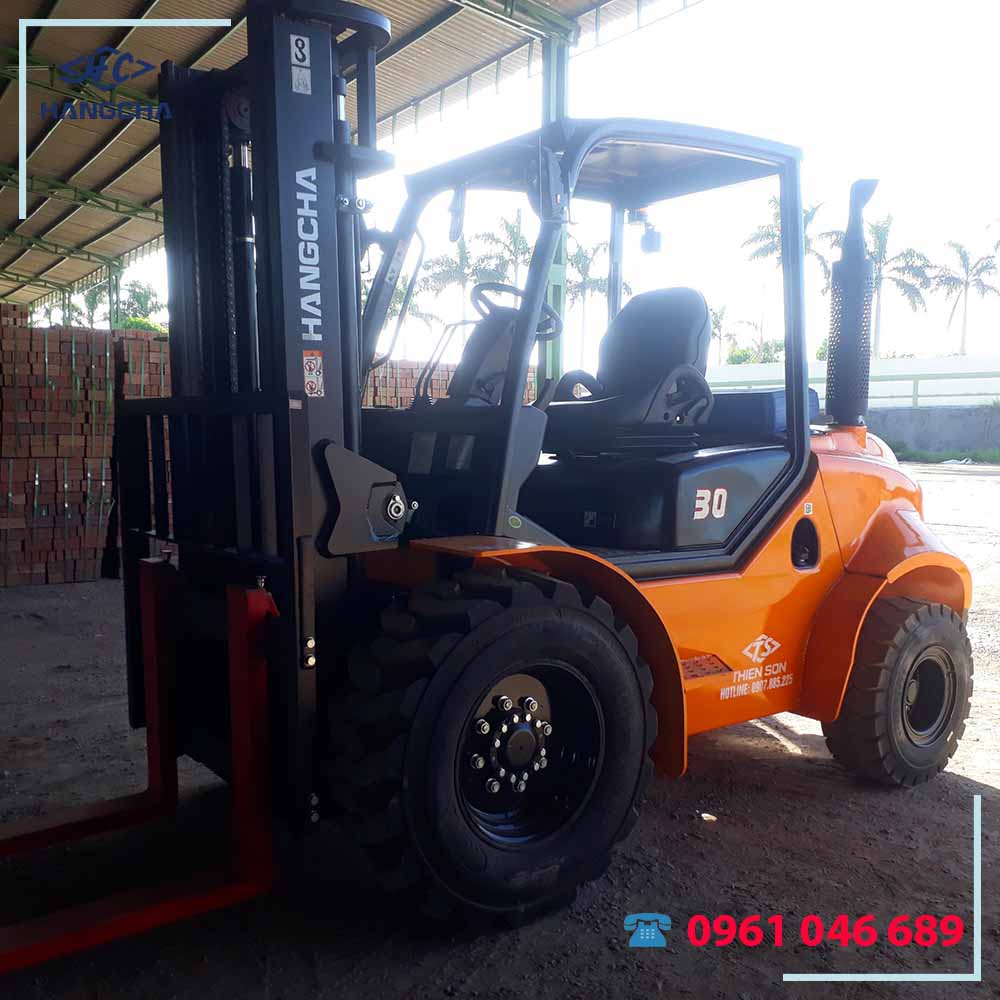 Xe nâng địa hình 03