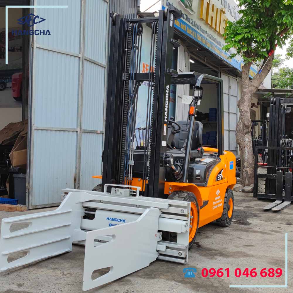 xe nâng kẹp vuông05