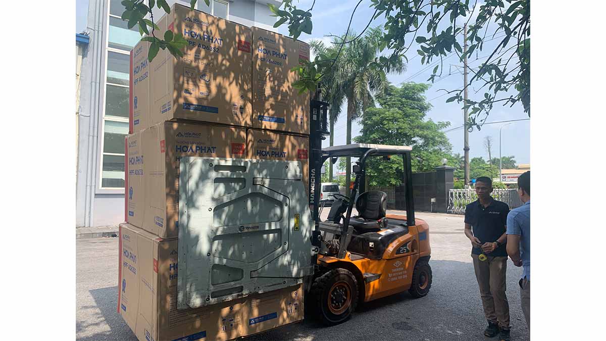 xe nâng 2.5 tấn kẹp vuông