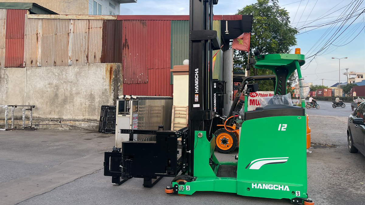 cho thuê xe nâng ba chiều